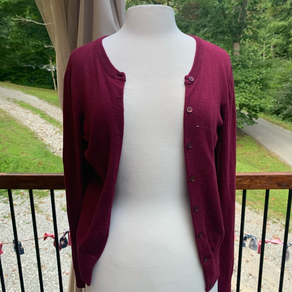 🖤 JCP burgundy wool cardigan Medium 🖤